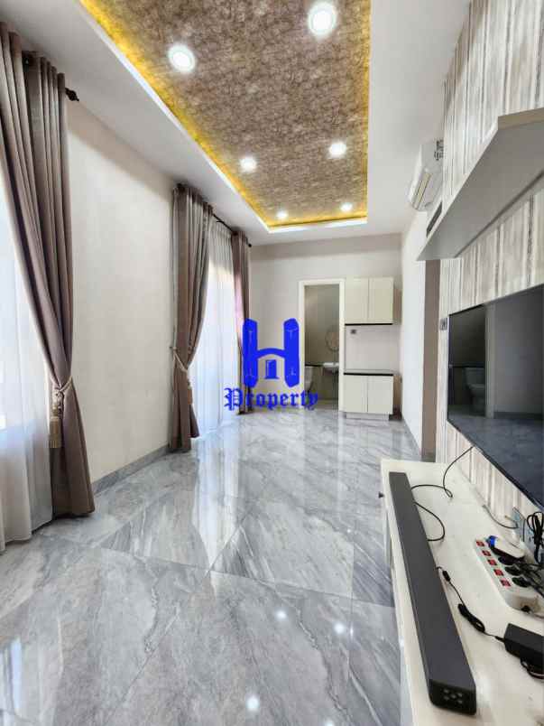 dijual rumah komplek citraland gama