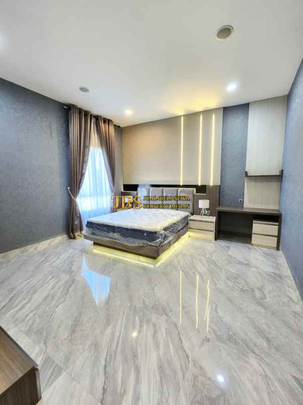 dijual rumah komplek citraland gama