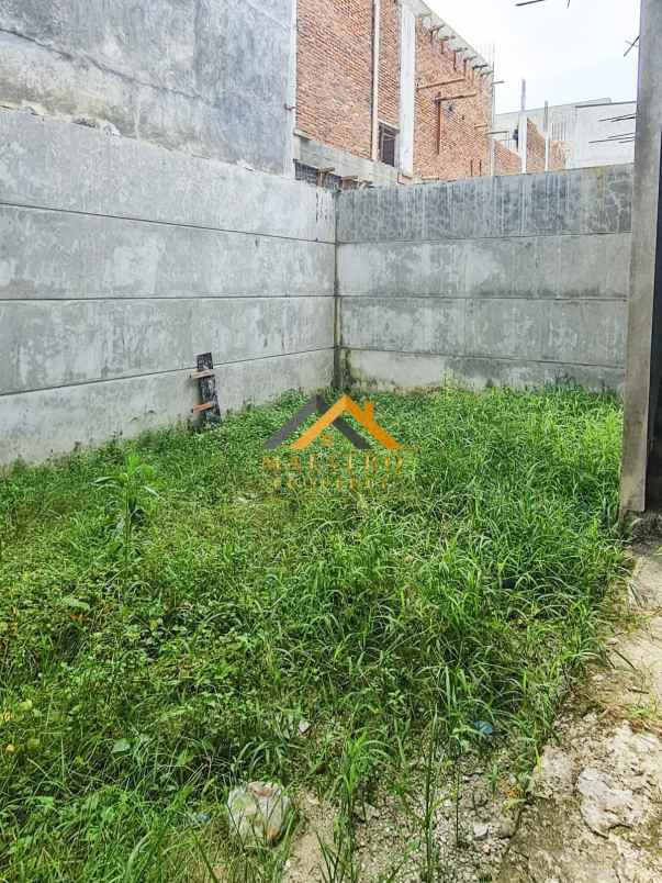 dijual rumah komplek citraland gama