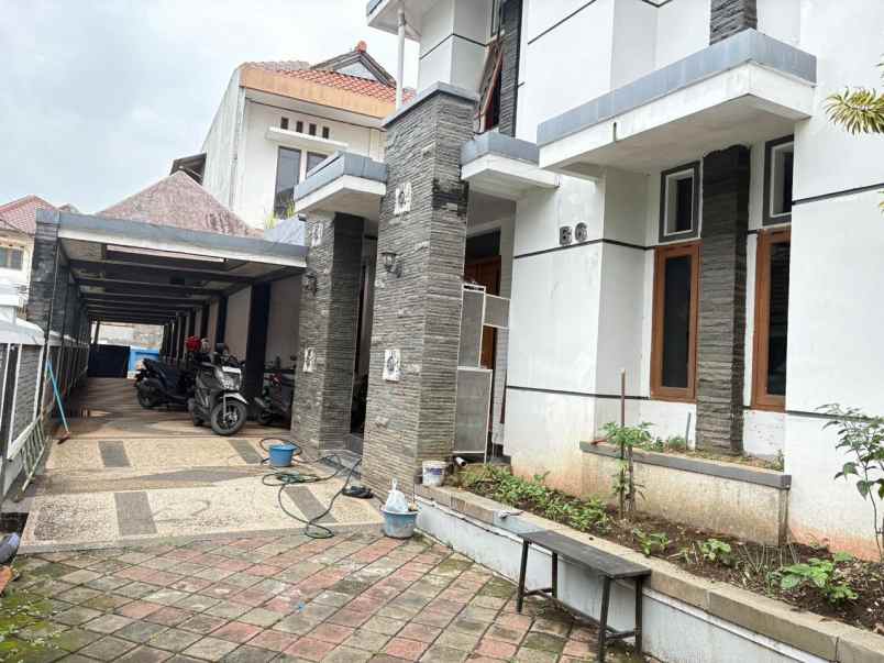 dijual rumah komplek graha indah blok 6