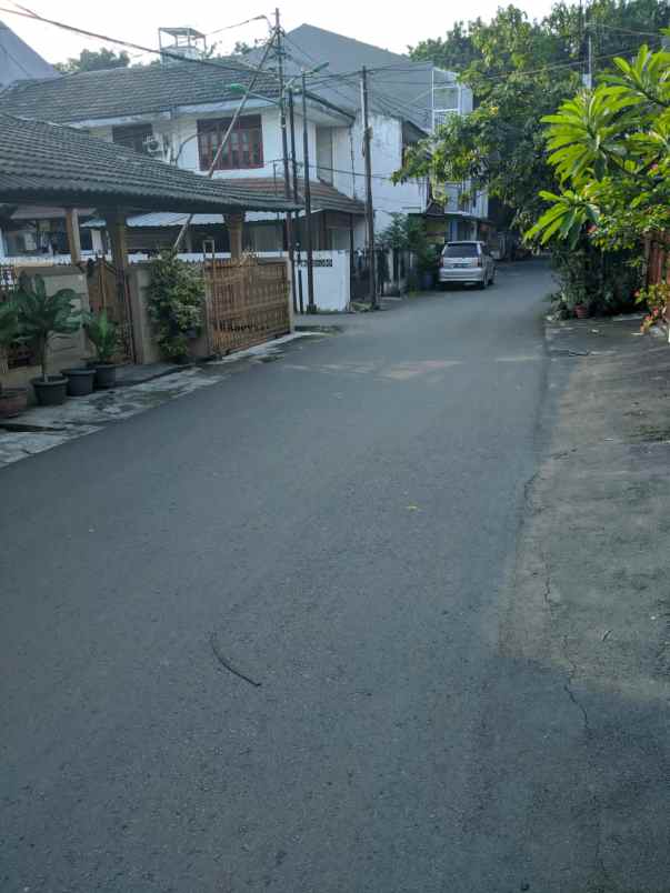 dijual rumah komplek pemda pondok