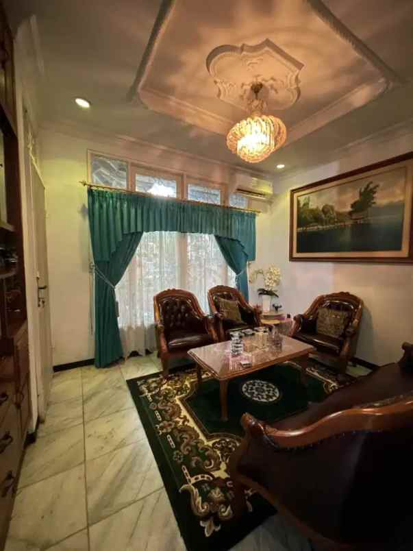 dijual rumah komplek perumkar pondok kelapa