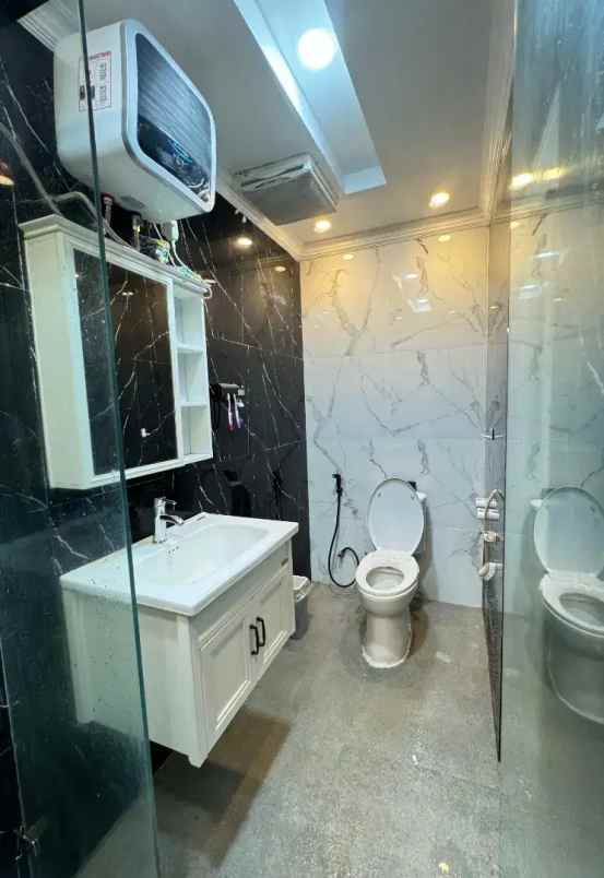 dijual rumah komplek perumkar pondok kelapa