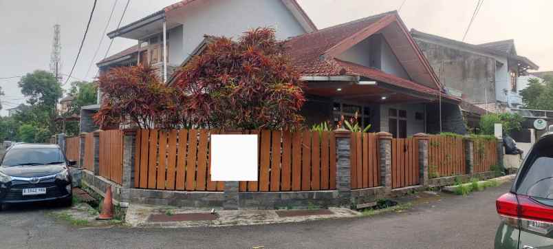 dijual rumah komplek sukaluyu cikutra