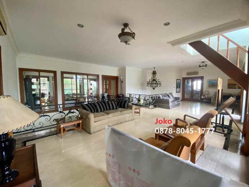 dijual rumah komplek widya chandra