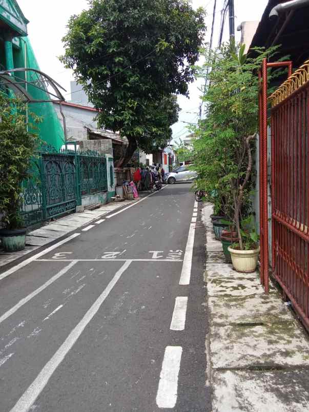 dijual rumah kompleks setneg cempaka