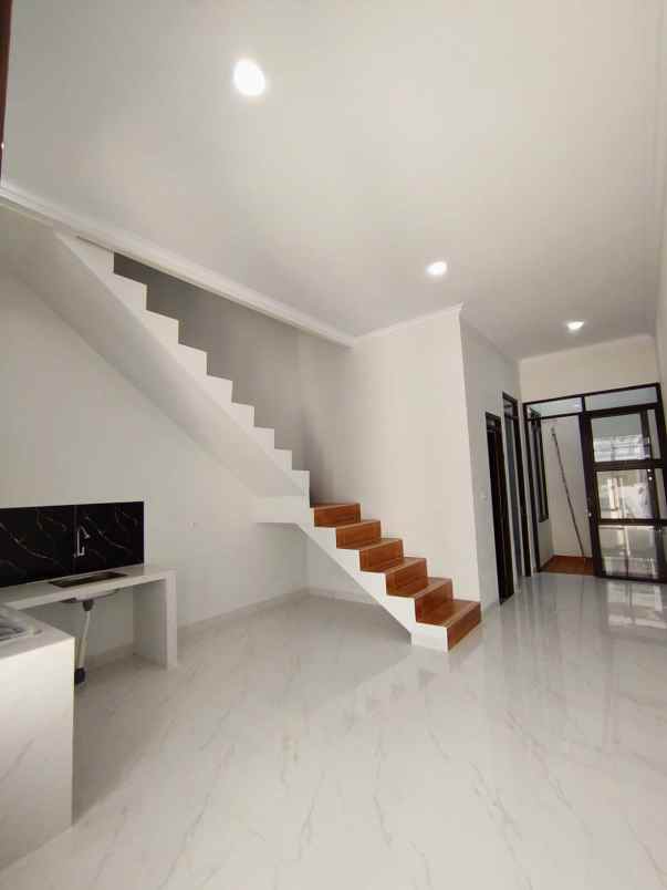 dijual rumah kota harapan indah bekasi