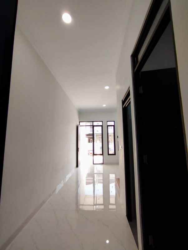 dijual rumah kota harapan indah bekasi