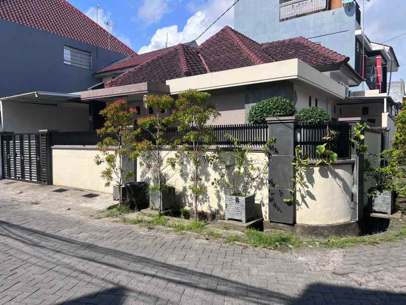 dijual rumah kumala asri