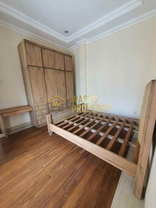 dijual rumah lenteng agung jakarta