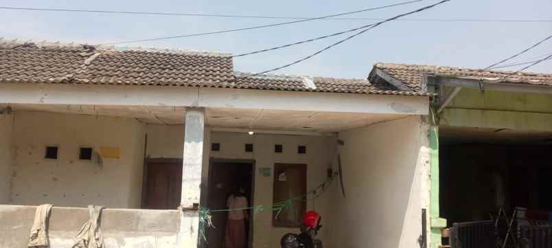 dijual rumah lingkungan perumahan