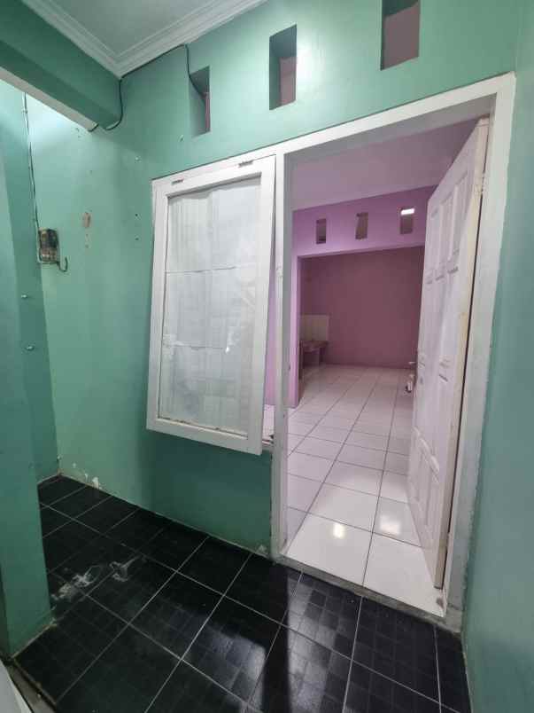 dijual rumah lokasi greenwood manyaran