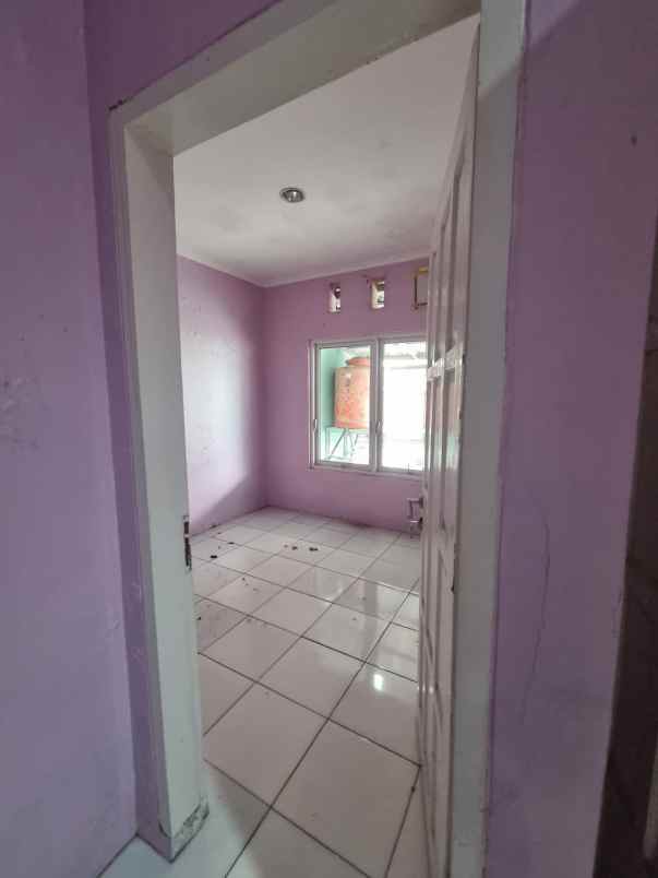 dijual rumah lokasi greenwood manyaran