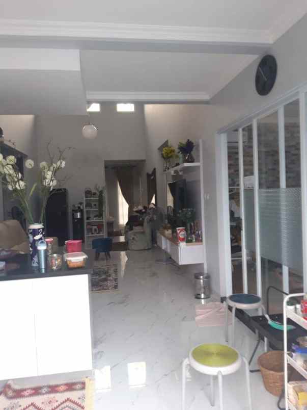 dijual rumah luas asri lokasi di pondok labu cilandak