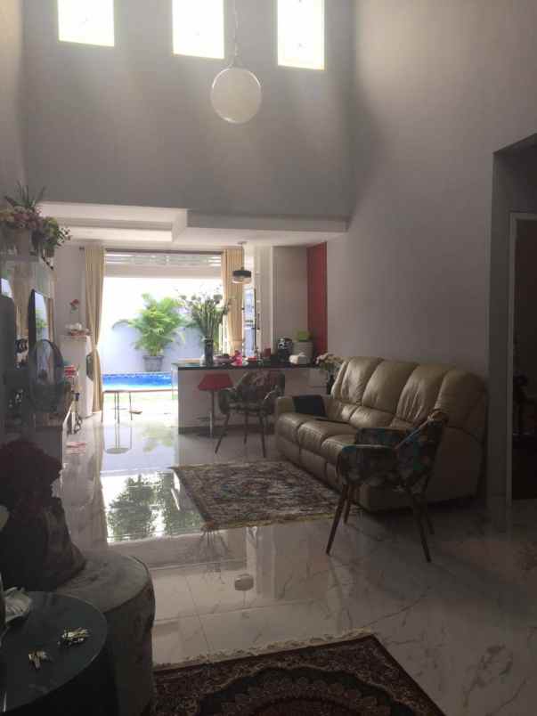 dijual rumah luas asri lokasi di pondok labu cilandak