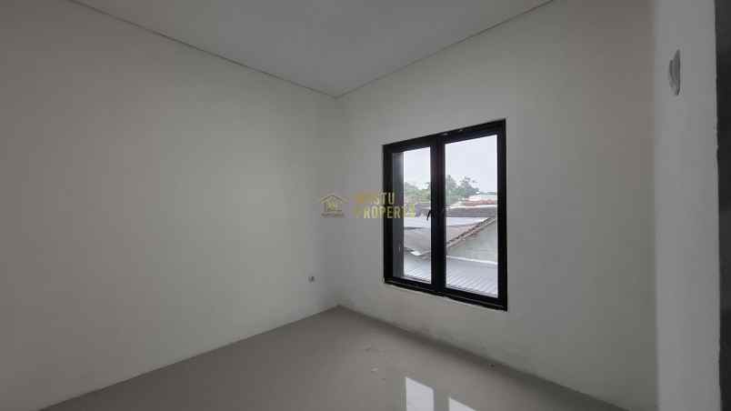 dijual rumah maguwoharjo kec depok kab