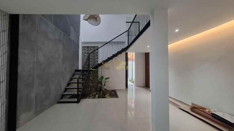 dijual rumah maguwoharjo kec depok kab