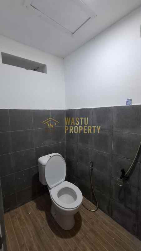 dijual rumah maguwoharjo kec depok kab