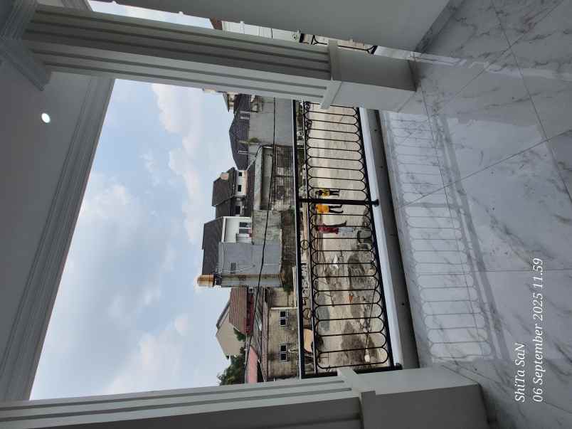 dijual rumah mampang pancoran mas depok