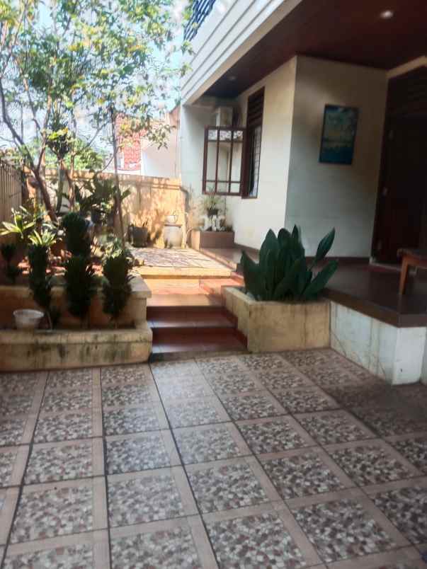 dijual rumah mampang pancoran mas depok