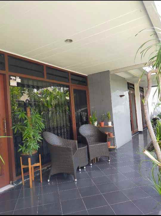 dijual rumah manyar kertoadi