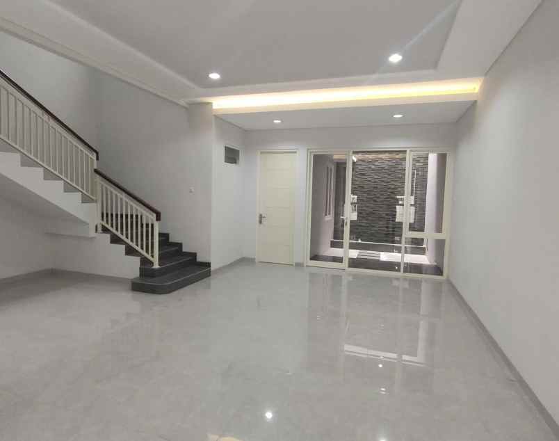 dijual rumah manyar tirtoasri