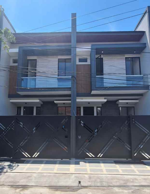dijual rumah manyar tirtoyoso selatan
