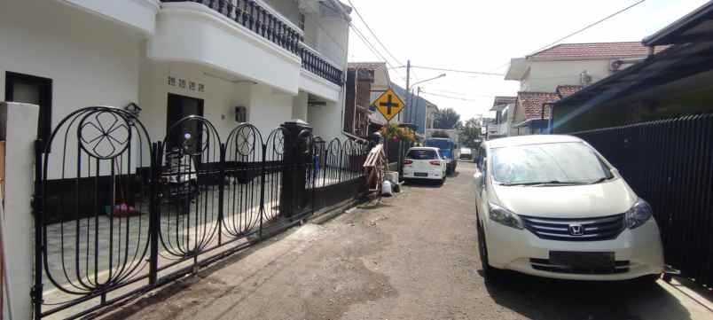 dijual rumah margahayu raya