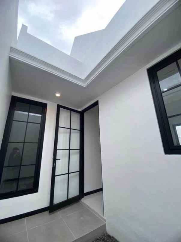 dijual rumah mayjen sungkono