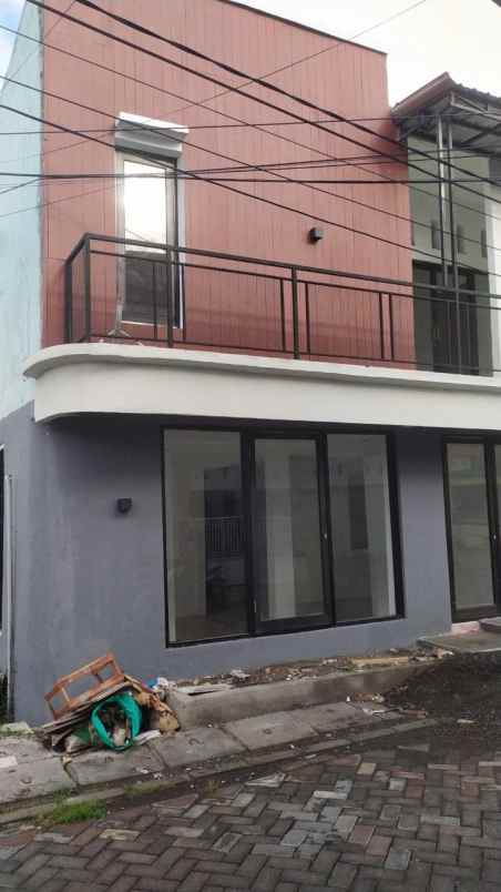 dijual rumah medayu utara
