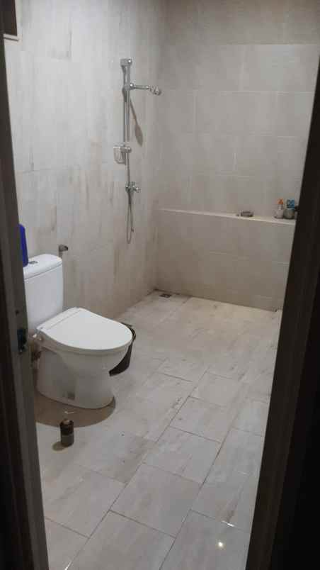 dijual rumah megapolitan cinere estate