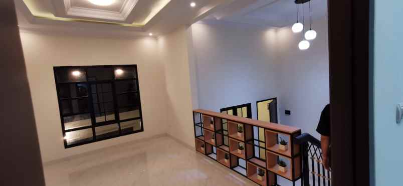 dijual rumah meruyung limo depok