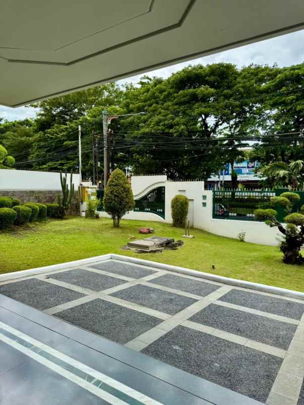 dijual rumah mewah 2lantai di surabaya