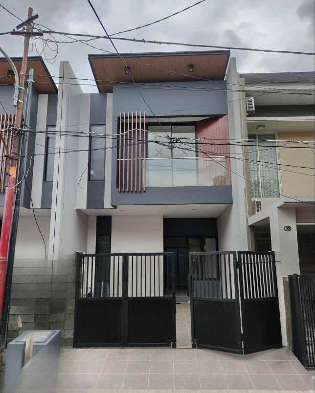 dijual rumah mulyosari