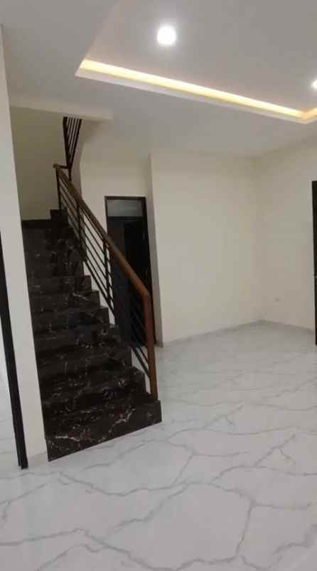 dijual rumah mulyosari