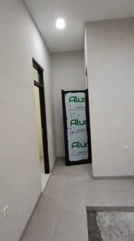 dijual rumah mulyosari