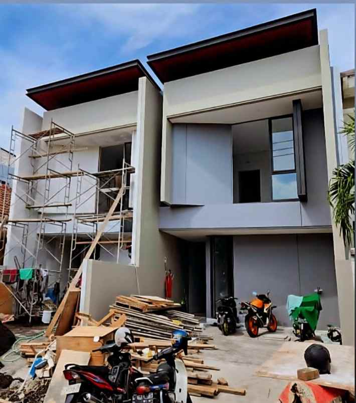 dijual rumah mulyosari prima