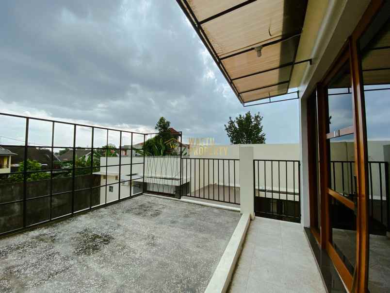 dijual rumah ngemplak