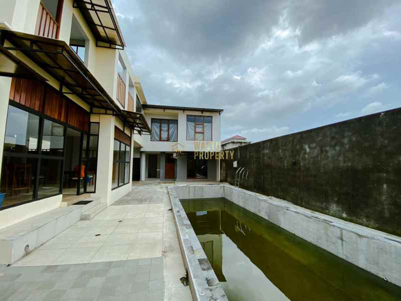 dijual rumah ngemplak