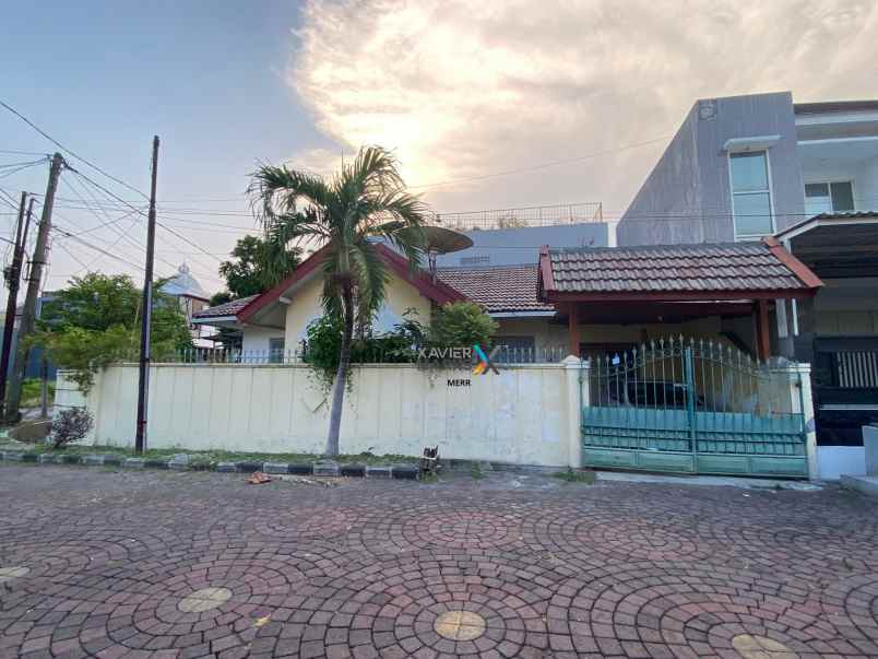 dijual rumah nirwana eksekutif