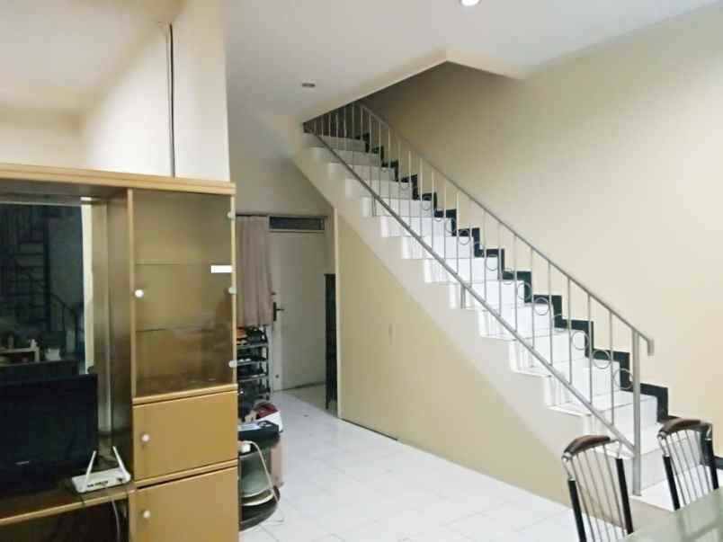 dijual rumah nirwana eksekutif