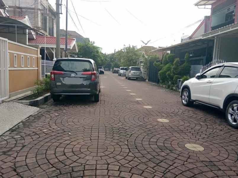 dijual rumah nirwana eksekutif