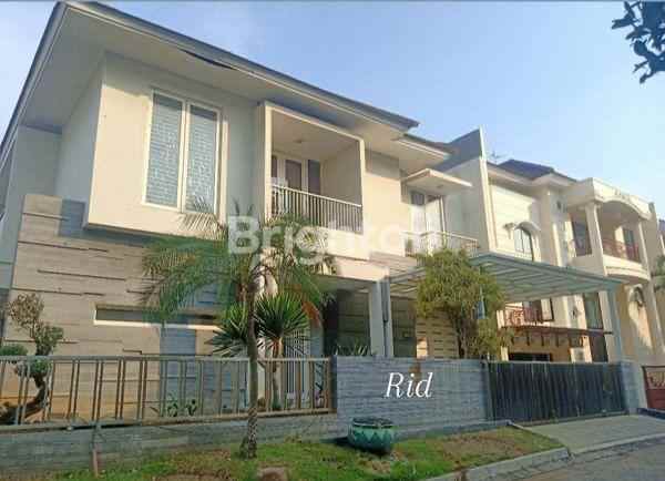 dijual rumah pakuwon city