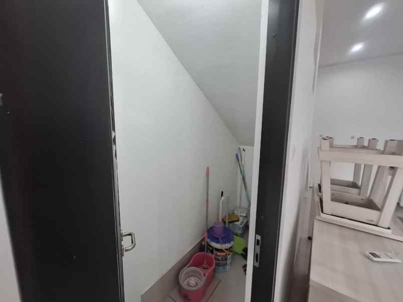 dijual rumah pakuwon city grand island