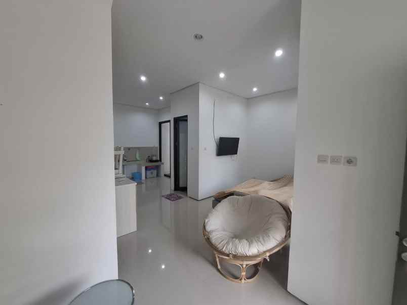 dijual rumah pakuwon city grand island