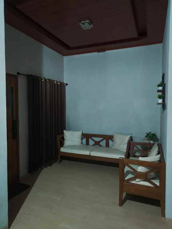 dijual rumah parung serang