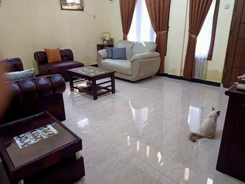 dijual rumah permata madang