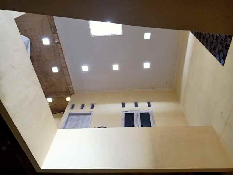 dijual rumah permata madang