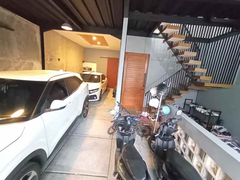 dijual rumah permata tamansari