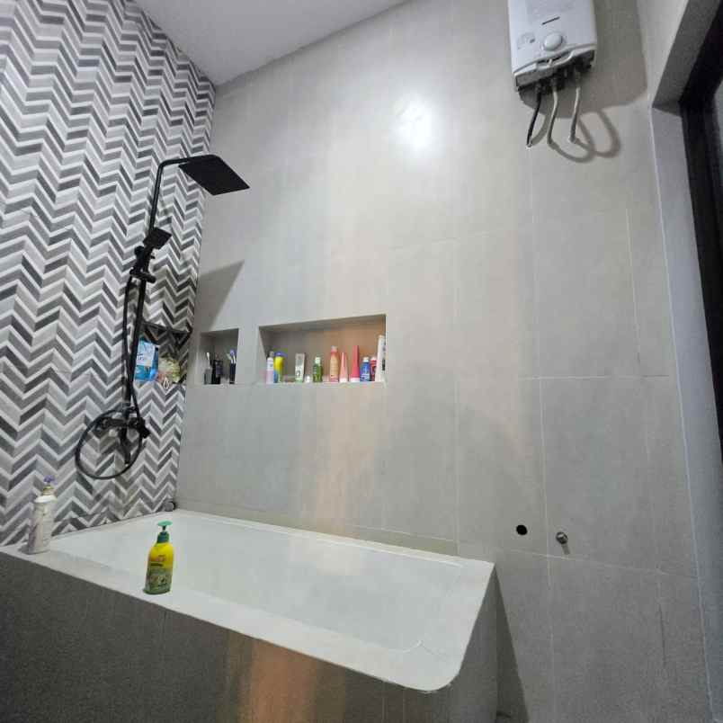 dijual rumah permata tamansari